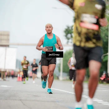 Runner Photo 6702992