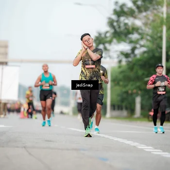 Runner Photo 6702997
