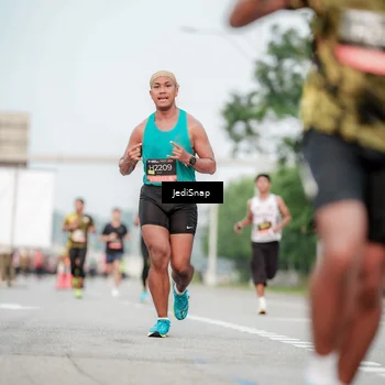 Runner Photo 6703015