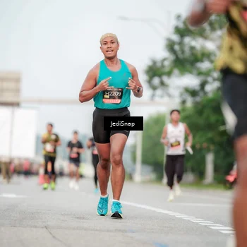Runner Photo 6703018