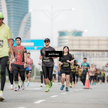Runner Photo 6703084