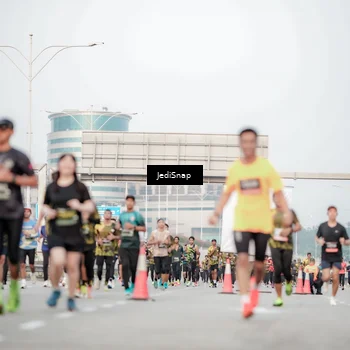 Runner Photo 6703104