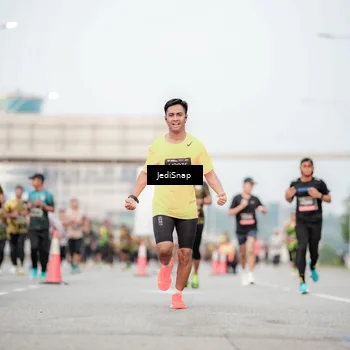 Runner Photo 6703111