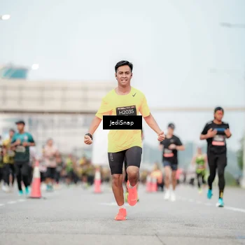 Runner Photo 6703134