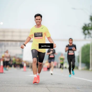 Runner Photo 6703137