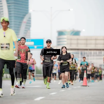 Runner Photo 6703144