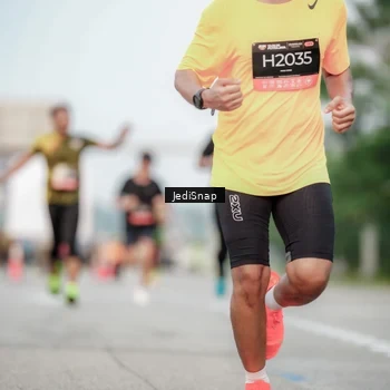 Runner Photo 6703231