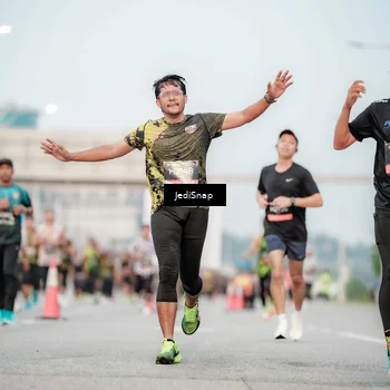 Runner Photo 6703283