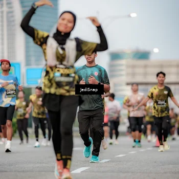 Runner Photo 6703345