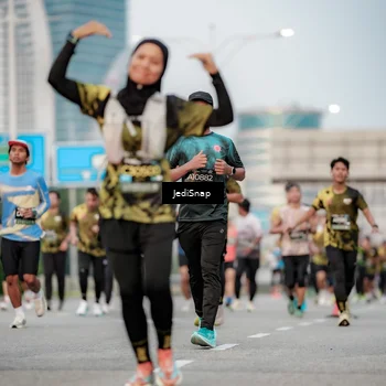 Runner Photo 6703358
