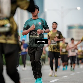 Runner Photo 6703374