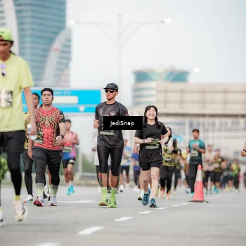 Runner Photo 6703404