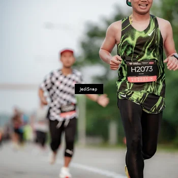 Runner Photo 6703467