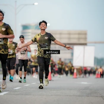 Runner Photo 6703470