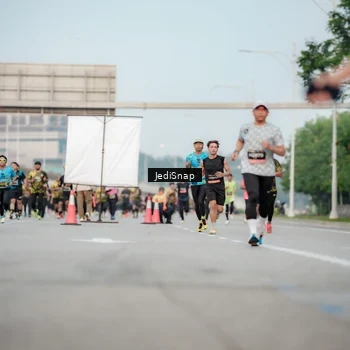 Runner Photo 6703492
