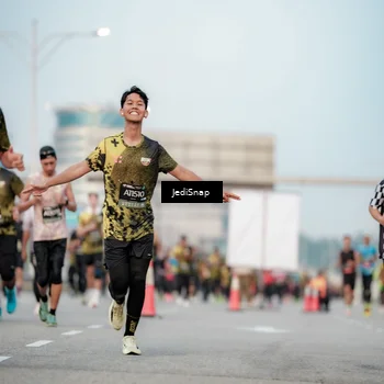 Runner Photo 6703552