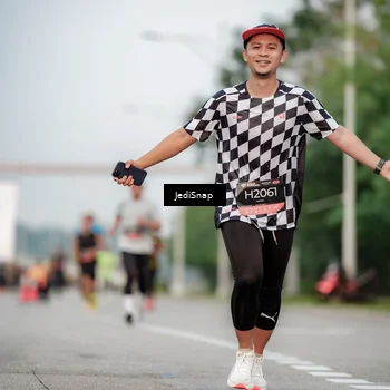 Runner Photo 6703638