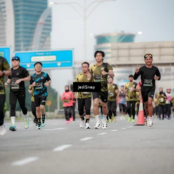 Runner Photo 6703678