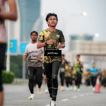 Runner Photo 6703688