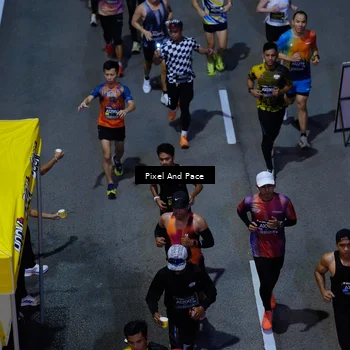Runner Photo 6704103