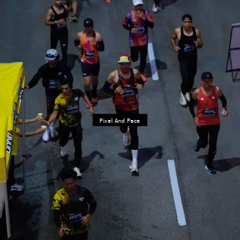 Runner Photo 6704138