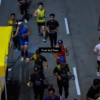 Runner Photo 6704172