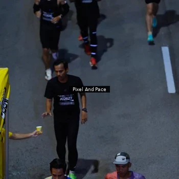 Runner Photo 6704213