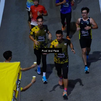Runner Photo 6704234