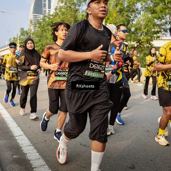 Runner Photo 6704251