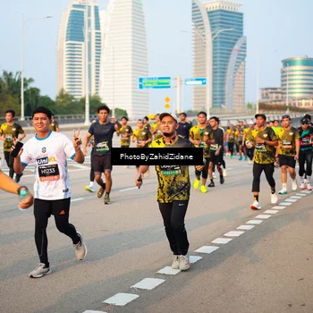 Runner Photo 6704313
