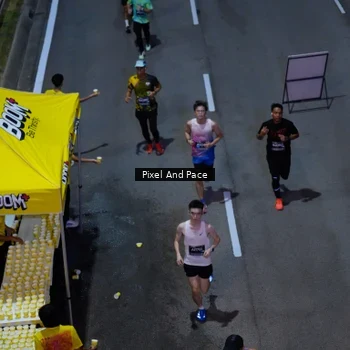 Runner Photo 6704466