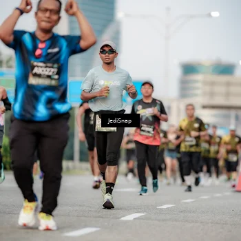 Runner Photo 6705605