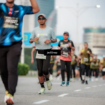 Runner Photo 6705612