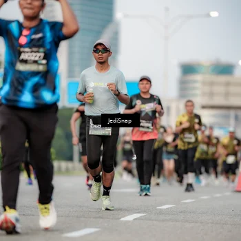 Runner Photo 6705615