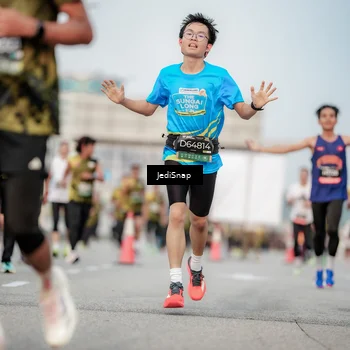 Runner Photo 6705918