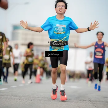 Runner Photo 6705924