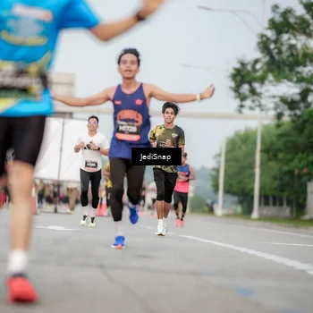 Runner Photo 6705936