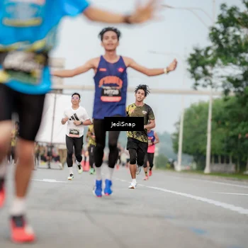 Runner Photo 6705940