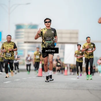 Runner Photo 6705993
