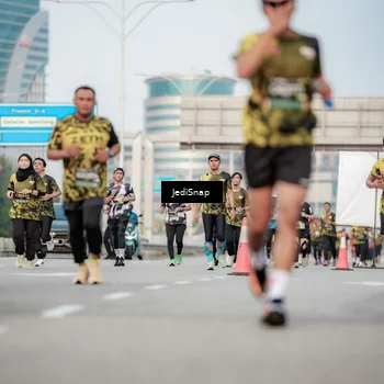 Runner Photo 6706001