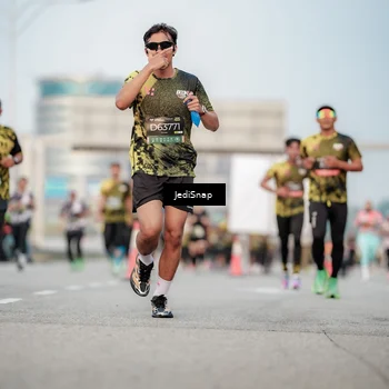 Runner Photo 6706017