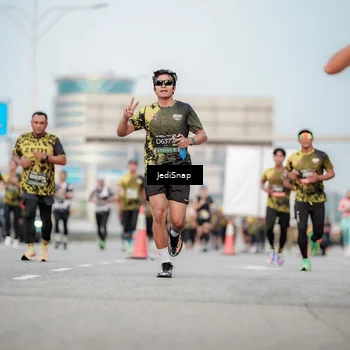 Runner Photo 6706019