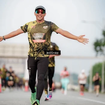 Runner Photo 6706074