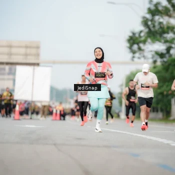 Runner Photo 6706107