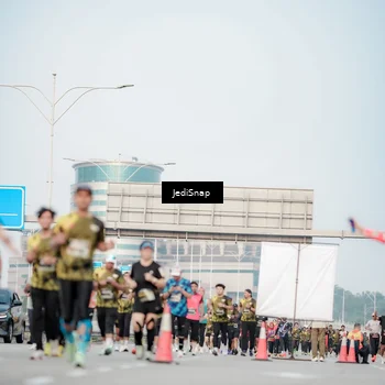Runner Photo 6706124
