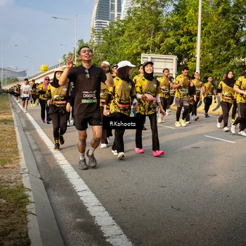 Runner Photo 6706215