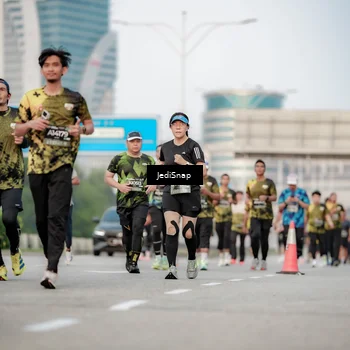 Runner Photo 6706222