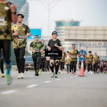 Runner Photo 6706231