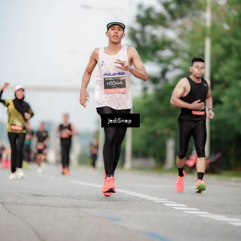 Runner Photo 6706261