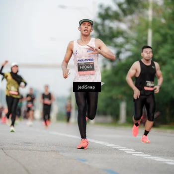 Runner Photo 6706339